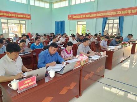 Kinh tế - Chính trị