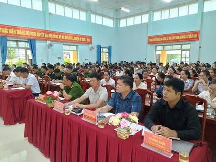 Kinh tế - Chính trị