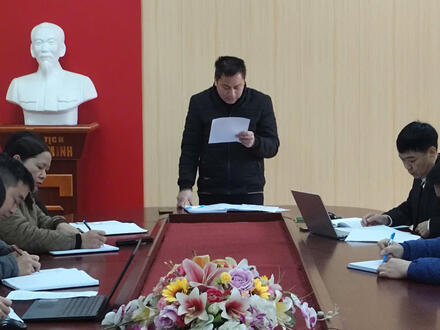 Kinh tế - Chính trị