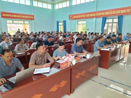 Kinh tế - Chính trị