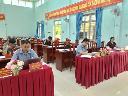 Kinh tế - Chính trị