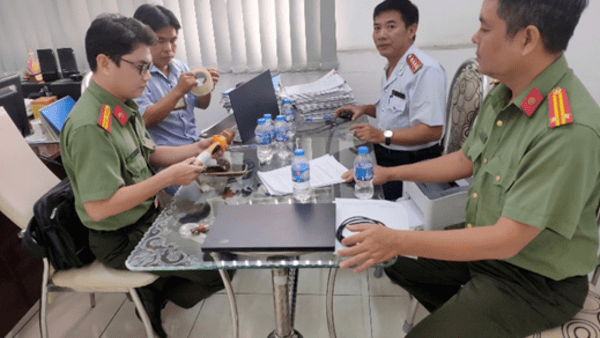 Không sản xuất, nhập khẩu, kinh doanh, sử dụng micro không dây có tần số hoạt động không đúng quy định
